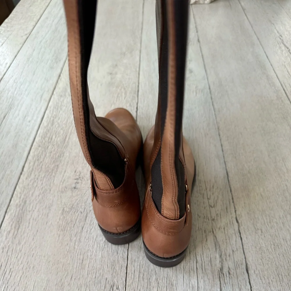 Stuart Weitzman Black and Brown Boots for Versatile Style